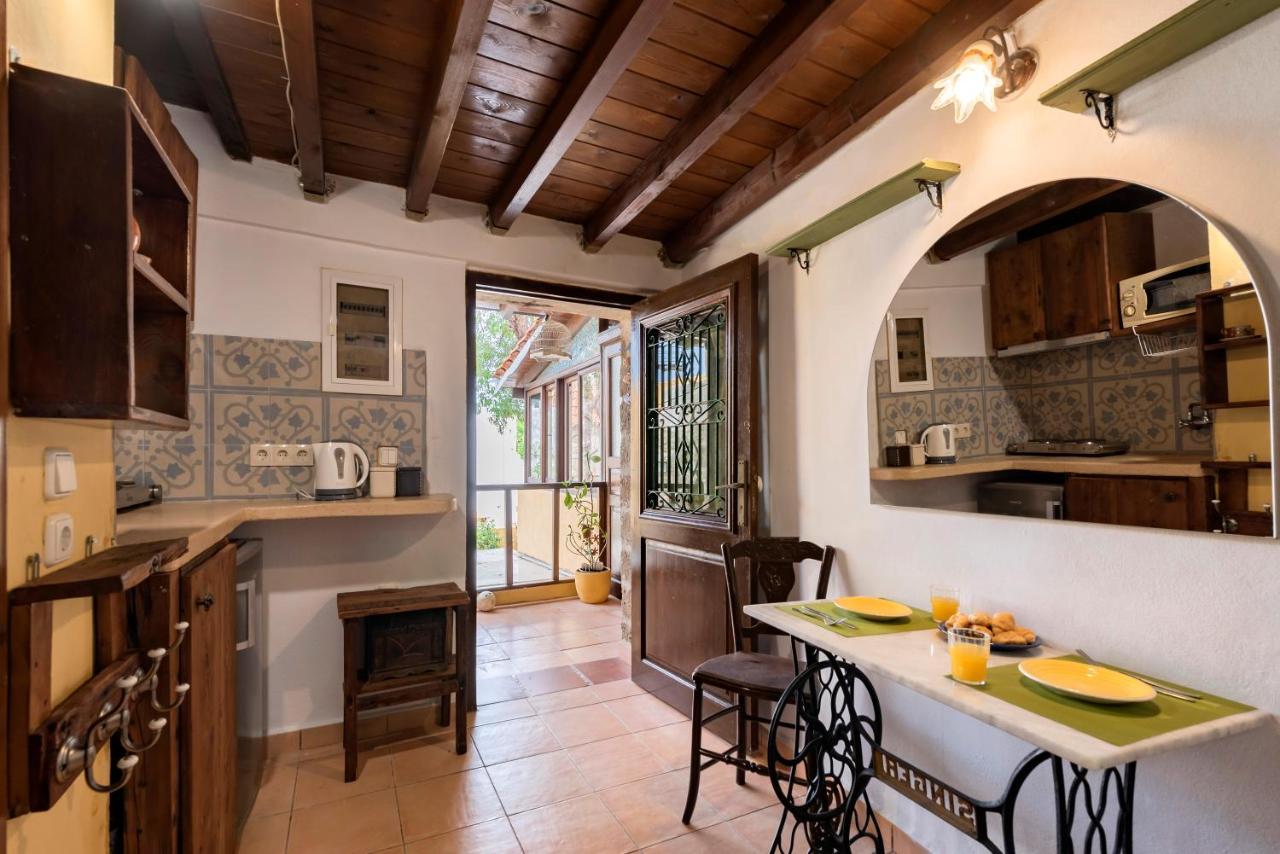 Secret Garden - Old Town Apartamento Rhodes City Exterior foto